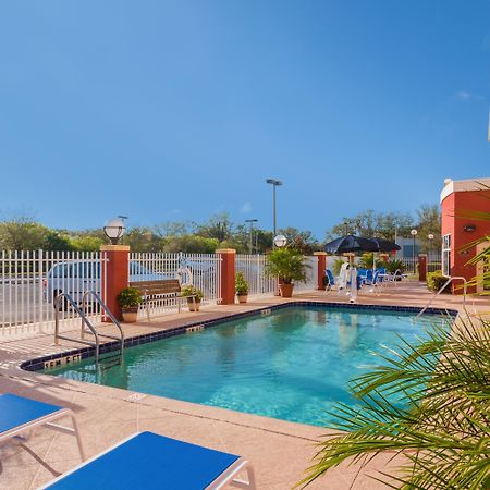 Holiday Inn Express Hotel & Suites Tampa-Fairgrounds-Casino By Ihg Mango Екстериор снимка