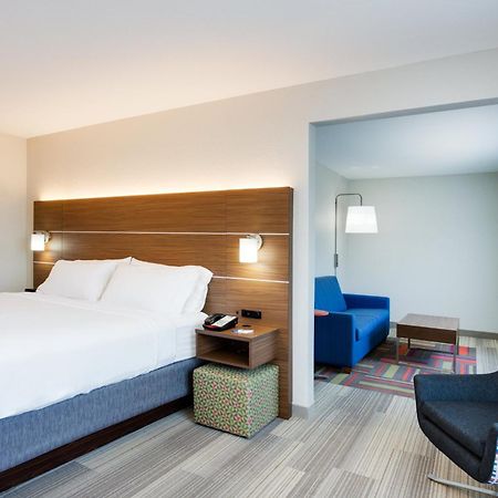Holiday Inn Express Hotel & Suites Tampa-Fairgrounds-Casino By Ihg Mango Екстериор снимка
