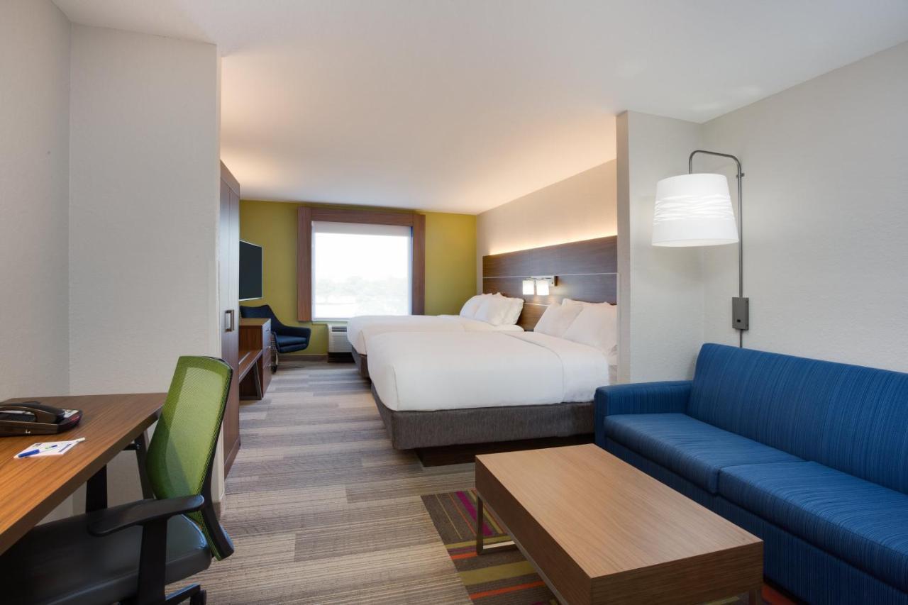 Holiday Inn Express Hotel & Suites Tampa-Fairgrounds-Casino By Ihg Mango Стая снимка