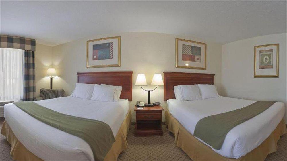 Holiday Inn Express Hotel & Suites Tampa-Fairgrounds-Casino By Ihg Mango Екстериор снимка