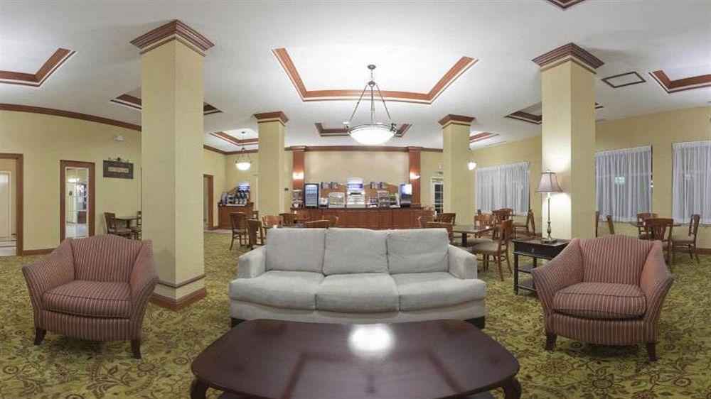 Holiday Inn Express Hotel & Suites Tampa-Fairgrounds-Casino By Ihg Mango Екстериор снимка