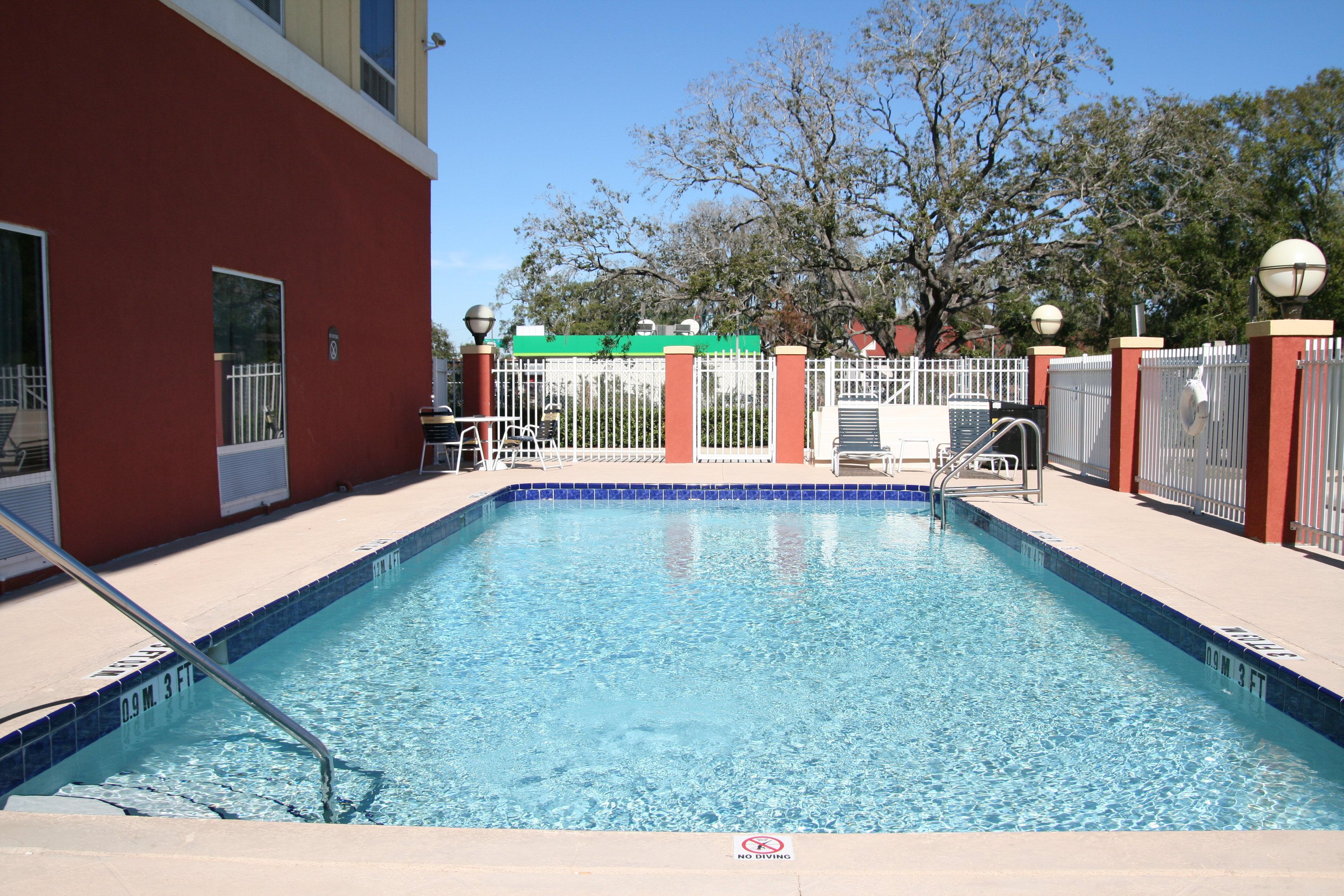 Holiday Inn Express Hotel & Suites Tampa-Fairgrounds-Casino By Ihg Mango Екстериор снимка