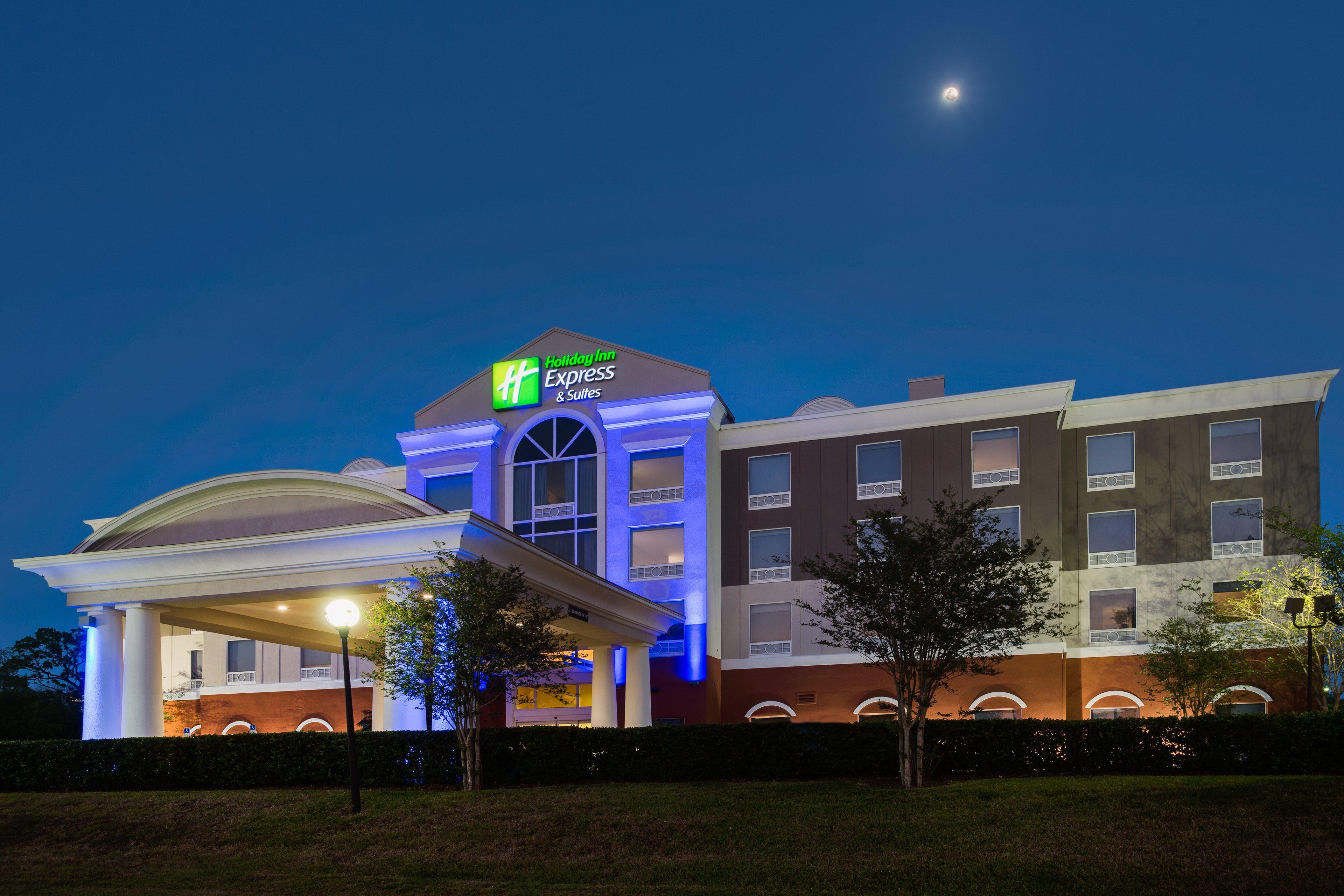 Holiday Inn Express Hotel & Suites Tampa-Fairgrounds-Casino By Ihg Mango Екстериор снимка