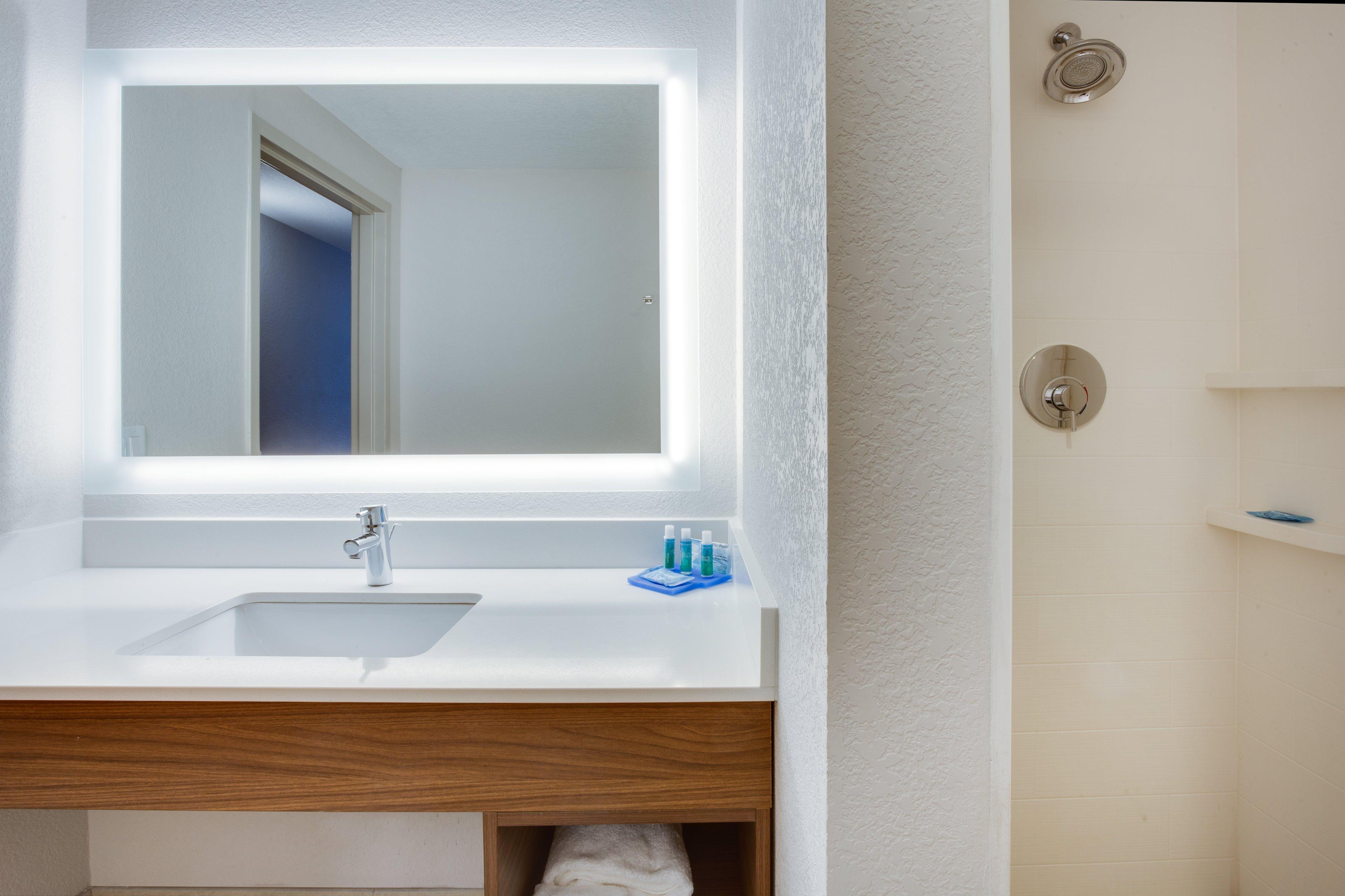 Holiday Inn Express Hotel & Suites Tampa-Fairgrounds-Casino By Ihg Mango Екстериор снимка