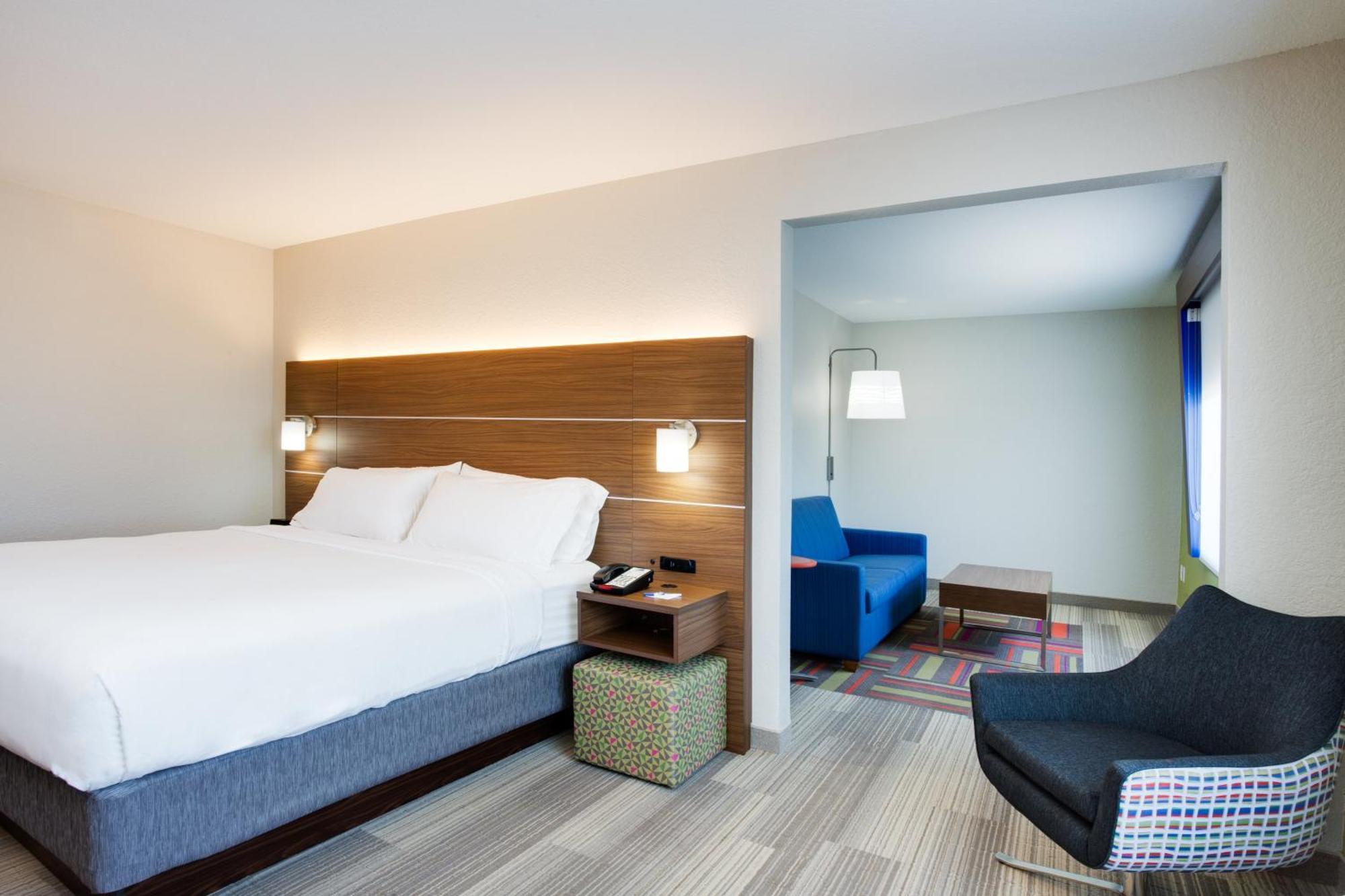 Holiday Inn Express Hotel & Suites Tampa-Fairgrounds-Casino By Ihg Mango Екстериор снимка