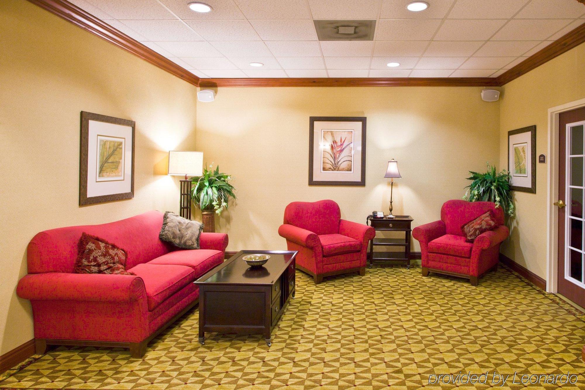 Holiday Inn Express Hotel & Suites Tampa-Fairgrounds-Casino By Ihg Mango Интериор снимка