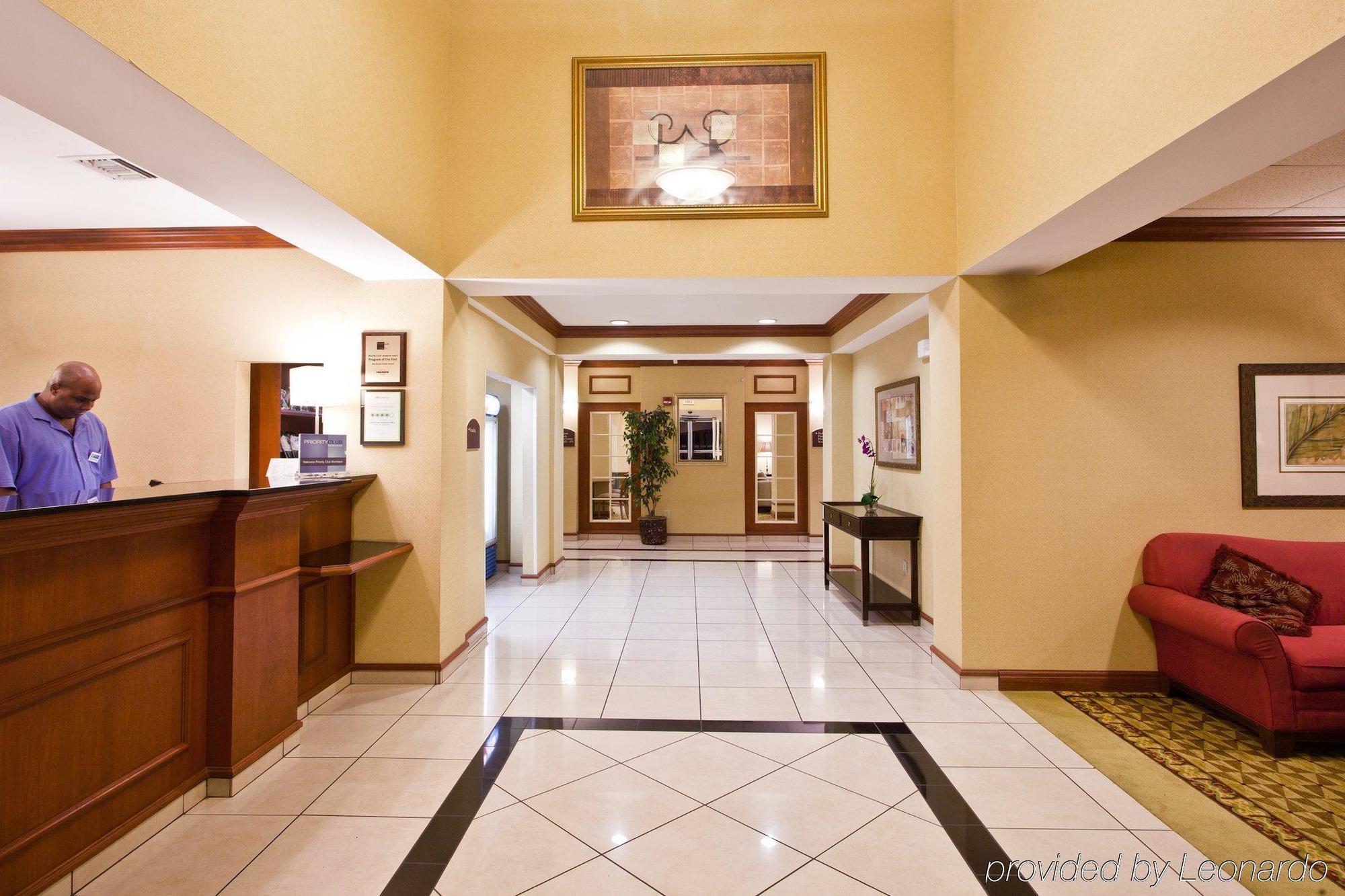 Holiday Inn Express Hotel & Suites Tampa-Fairgrounds-Casino By Ihg Mango Интериор снимка