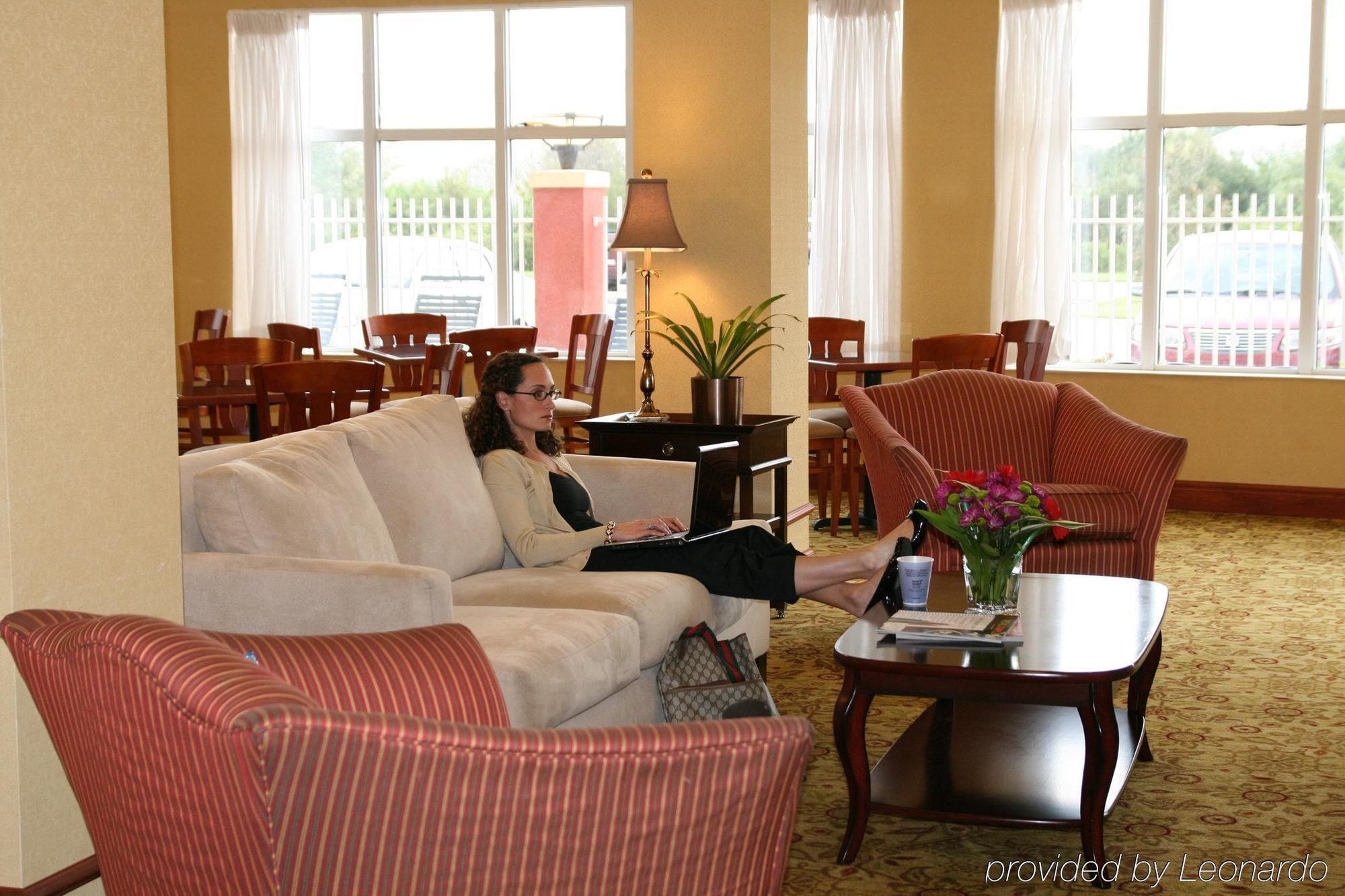 Holiday Inn Express Hotel & Suites Tampa-Fairgrounds-Casino By Ihg Mango Интериор снимка
