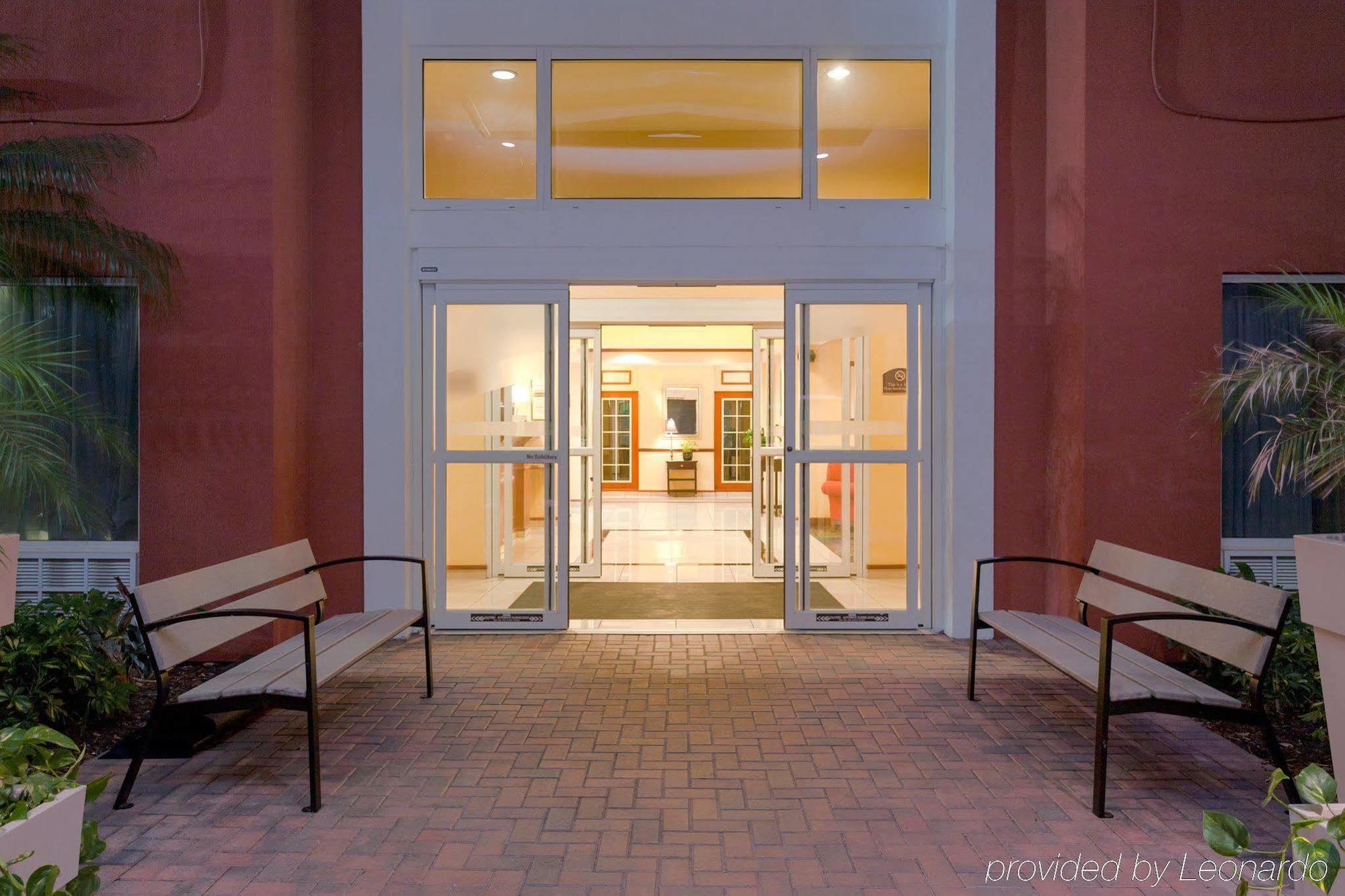 Holiday Inn Express Hotel & Suites Tampa-Fairgrounds-Casino By Ihg Mango Екстериор снимка